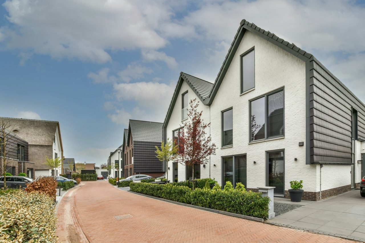 panoramic-view-of-modern-houses-min